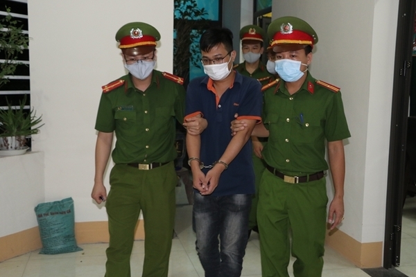Bắt 3 nghi phạm phát tán clip