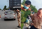 Bắt tên cướp taxi trên đường Cienco 5 ở Hà Nội