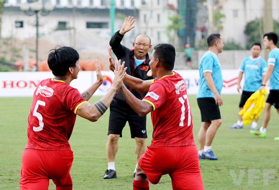 Thầy Park mạo hiểm với tuyển Việt Nam: Cẩn thận, kẻo lỡ!