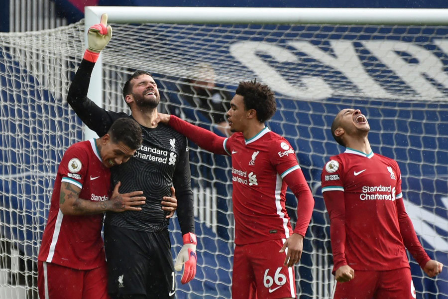 Liverpool đua vé Champions League: Alisson và món quà của Chúa