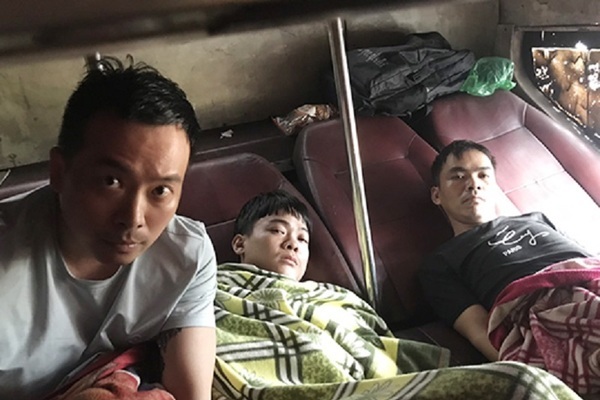 Công an điều tra vụ 5 người Trung Quốc trốn trong hầm xe khách