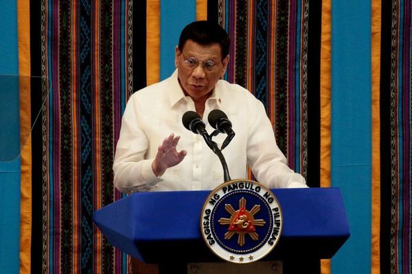 Tổng thống Philippines cấm nội các bàn công khai về Biển Đông