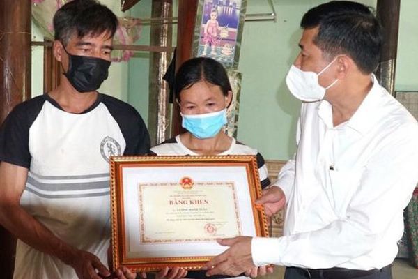 Thủ tướng đề nghị tặng Huân chương Dũng cảm cho em Lương Mạnh Tuấn