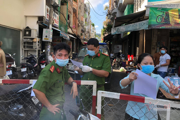 TP.HCM phong tỏa hẻm ở quận 3 liên quan ca nghi nhiễm Covid-19