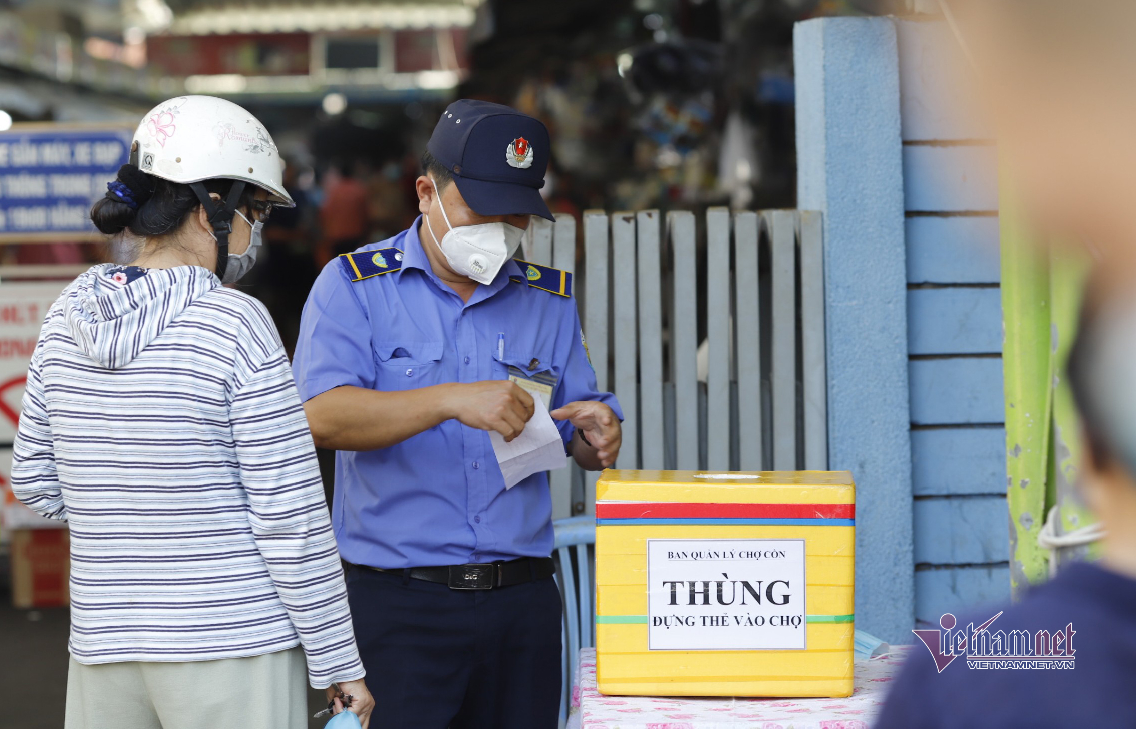 Đà Nẵng triển khai thẻ QR-Code cho người dân đi chợ