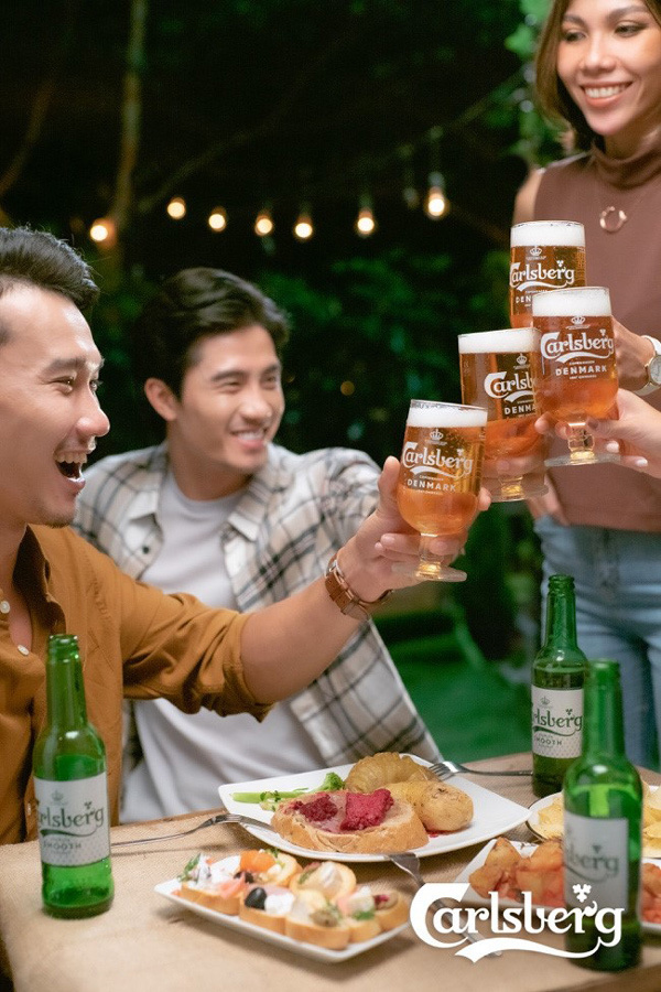 Tận hưởng trải nghiệm uống đẳng cấp với Ly bia hảo hạng Carlsberg