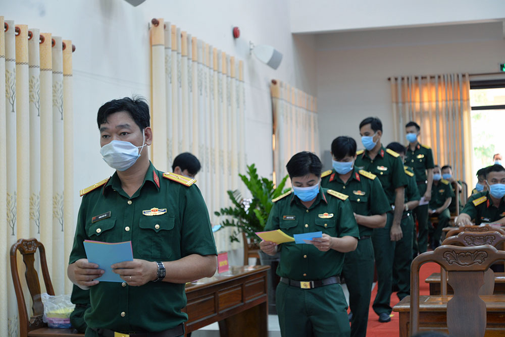 Hơn 1.100 sĩ quan quân đội ứng cử vào Đại biểu Hội đồng nhân dân các cấp