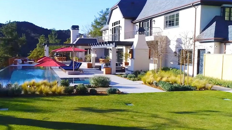 Ngắm biệt thự siêu sang, chi 250 tỷ để trở thành hàng xóm của Phó TT Mỹ