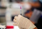 Nhật vượt mục tiêu tiêm vắc xin Covid-19, Singapore giảm thời gian cách ly