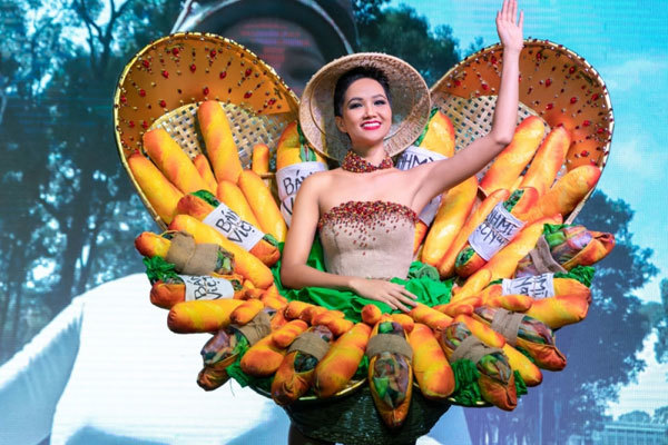 Bread outfit by H’Hen Nie among most unexpected costumes of Miss Universe