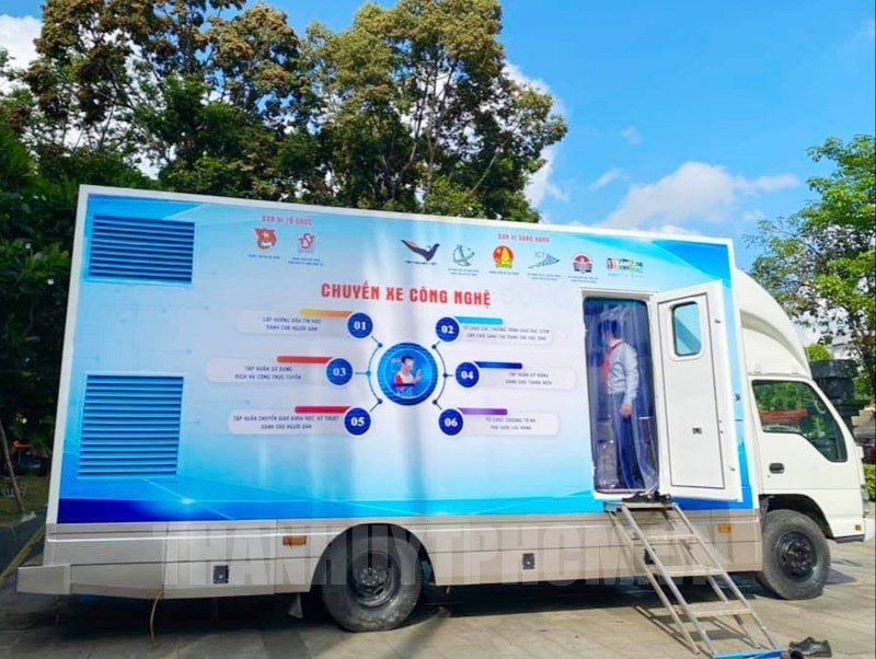 TPHCM ra mắt ‘Chuyến xe công nghệ’, mang khoa học đến học sinh, thanh niên