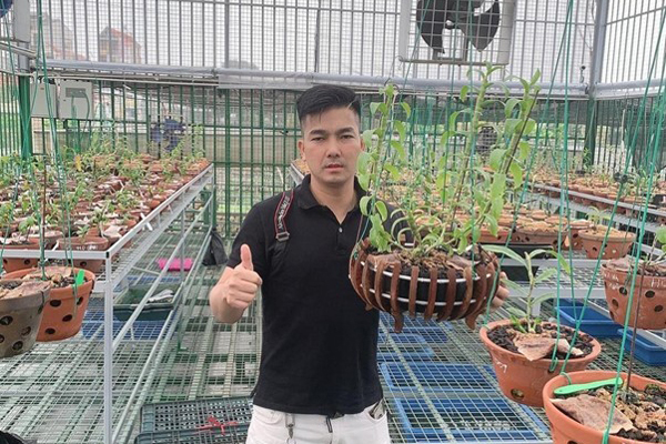 Mong muốn học hỏi không ngừng của ông chủ vườn lan hàng nghìn mét vuông