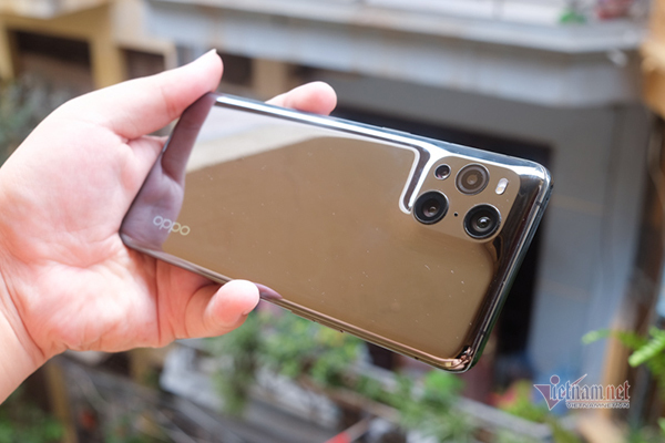 Trên tay Oppo Find X3 Pro: Điện thoại siêu dị với camera kính hiển vi