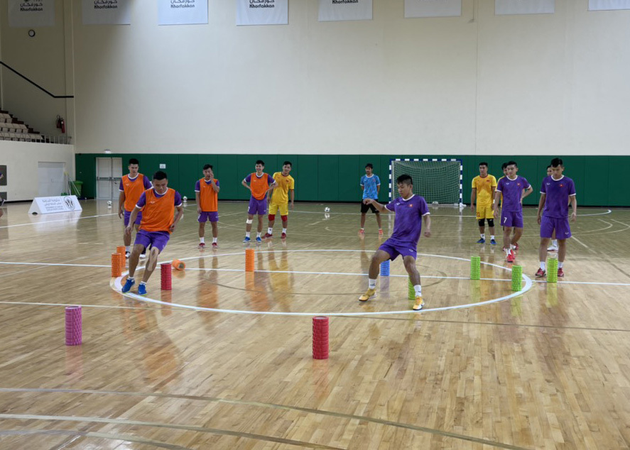 Tuyển futsal Việt Nam làm quen sân chính, sẵn sàng đấu Lebanon