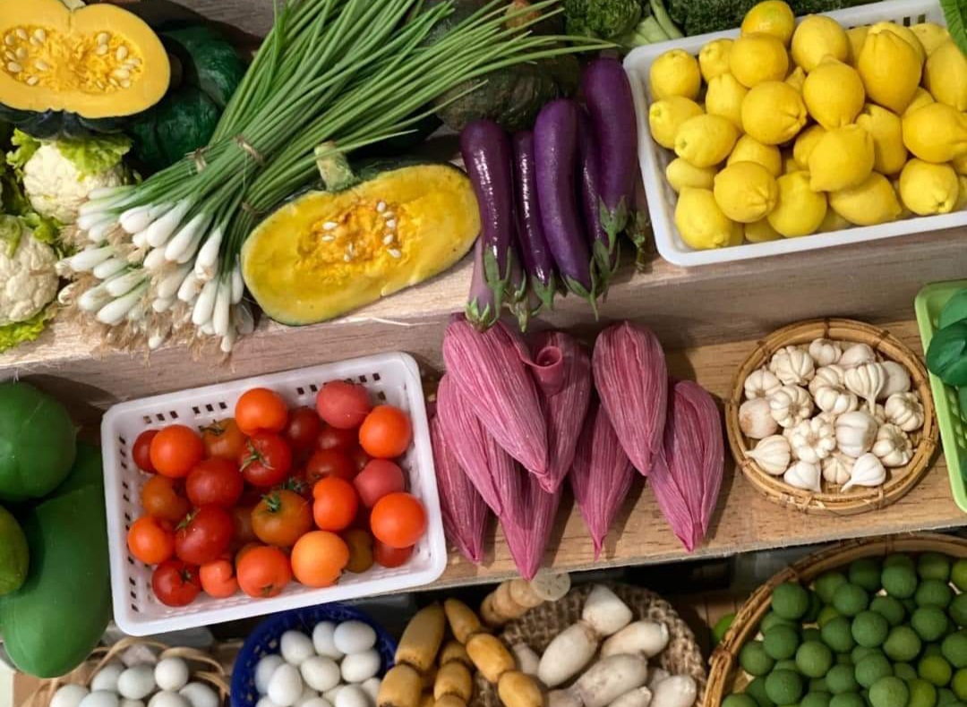 Vegetables, fruits made of clay look surprisingly real