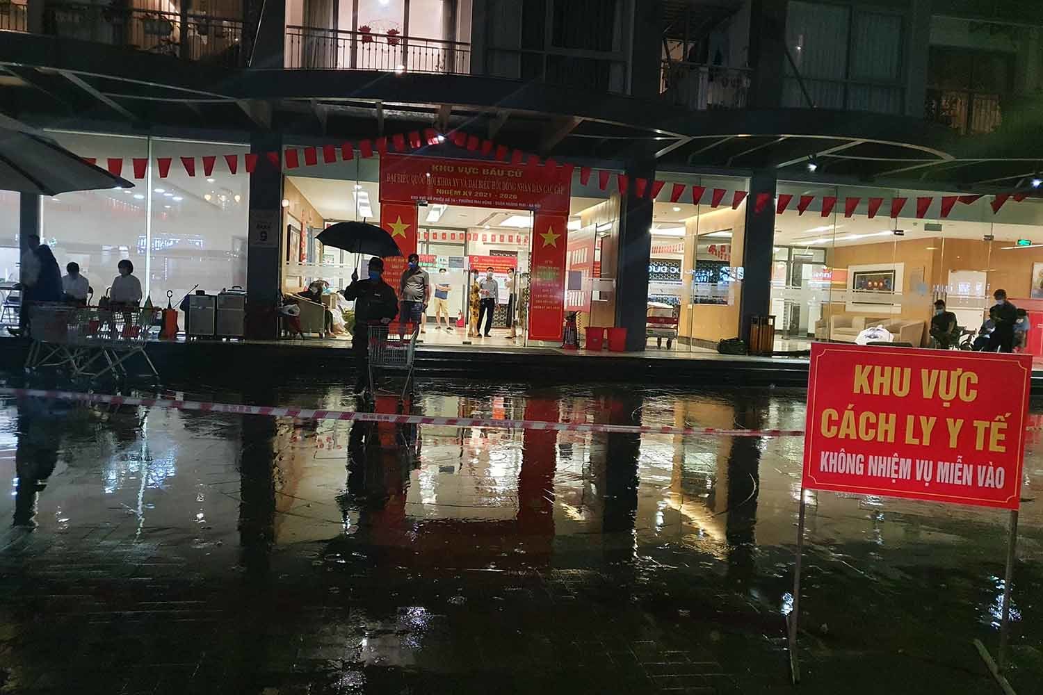 Hà Nội phong tỏa tạm thời một tòa nhà khu đô thị Times City