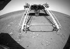 Tàu thám hiểm của Trung Quốc lần đầu lăn bánh xuống Sao Hỏa