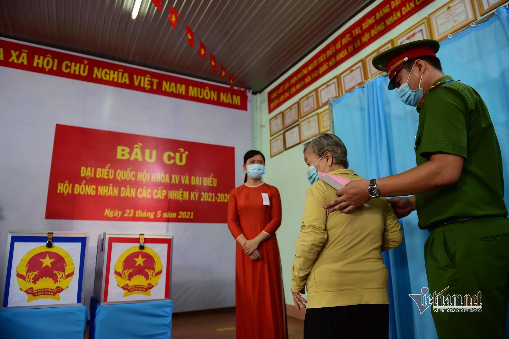 Hình ảnh khắp nơi náo nức 'Ngày hội non sông'