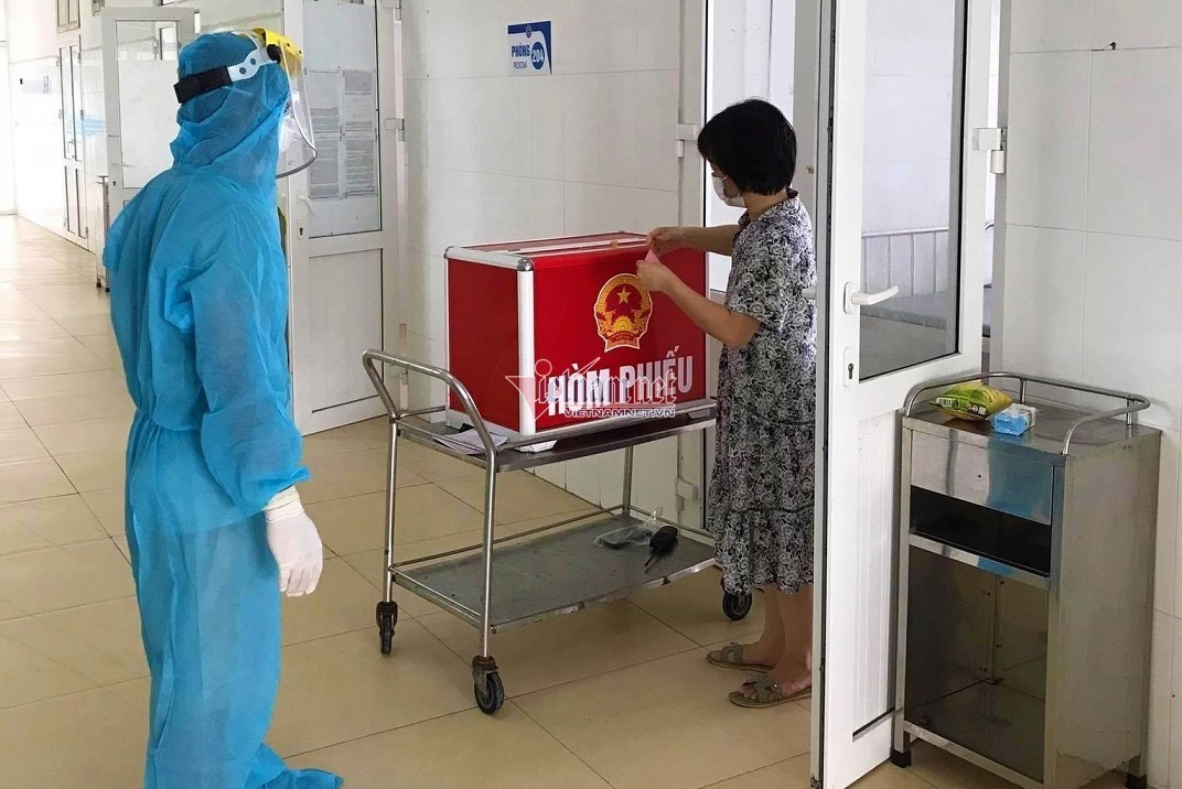 Giáo viên, HS đi bầu cử trong khu cách ly  ở Bắc Giang, Bắc Ninh, Hải Phòng