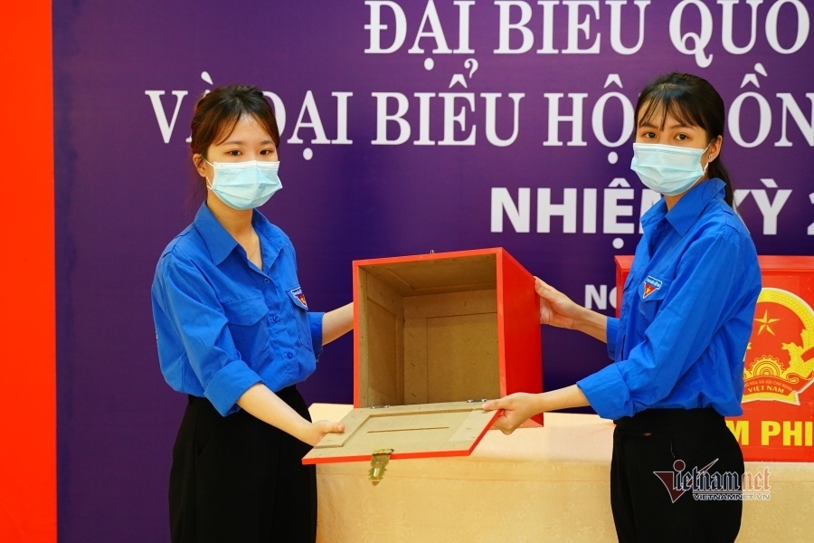 Sinh viên lần đầu bỏ phiếu: 'Mong người được chọn quan tâm đến giáo dục'