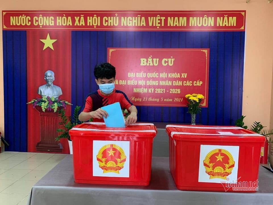 Sinh viên lần đầu bỏ phiếu: 'Mong người được chọn quan tâm đến giáo dục'