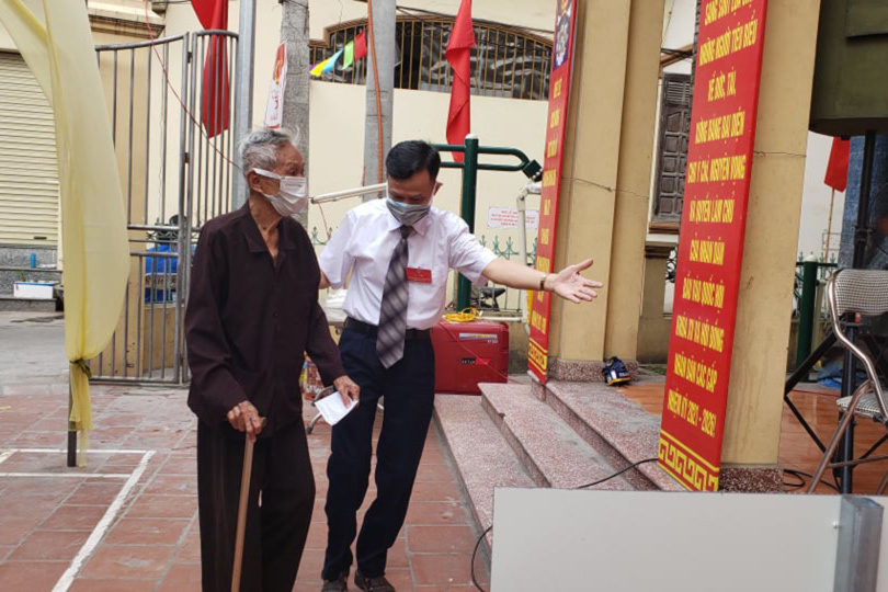 Cụ ông 101 tuổi ở Bắc Ninh: Tôi tự hào thực hiện quyền bầu cử thiêng liêng