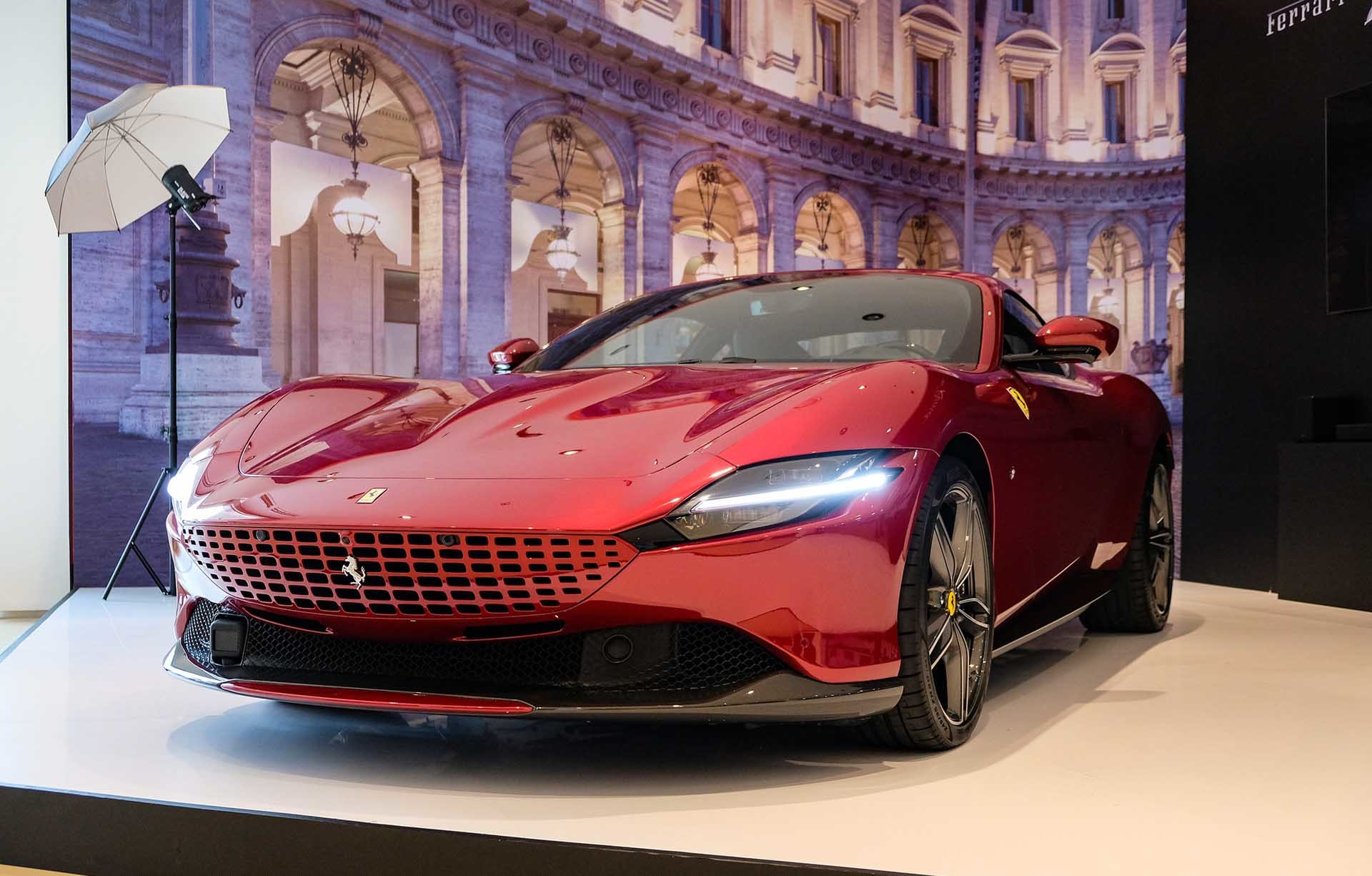 Siêu xe tầm giá 20 tỷ đồng, chọn Ferrari Roma hay Aston Martin DB11
