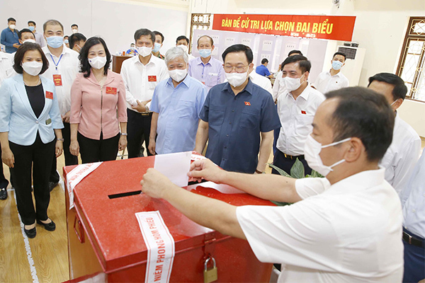 Chủ tịch Quốc hội vào tâm dịch Bắc Ninh, Bắc Giang kiểm tra bầu cử