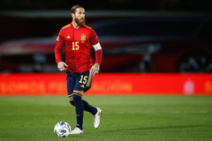 Sergio Ramos ngồi nhà, tuyển Tây Ban Nha sạch bóng cầu thủ Real