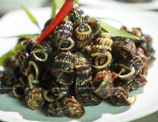 Try seafood specialties in Ca Mau