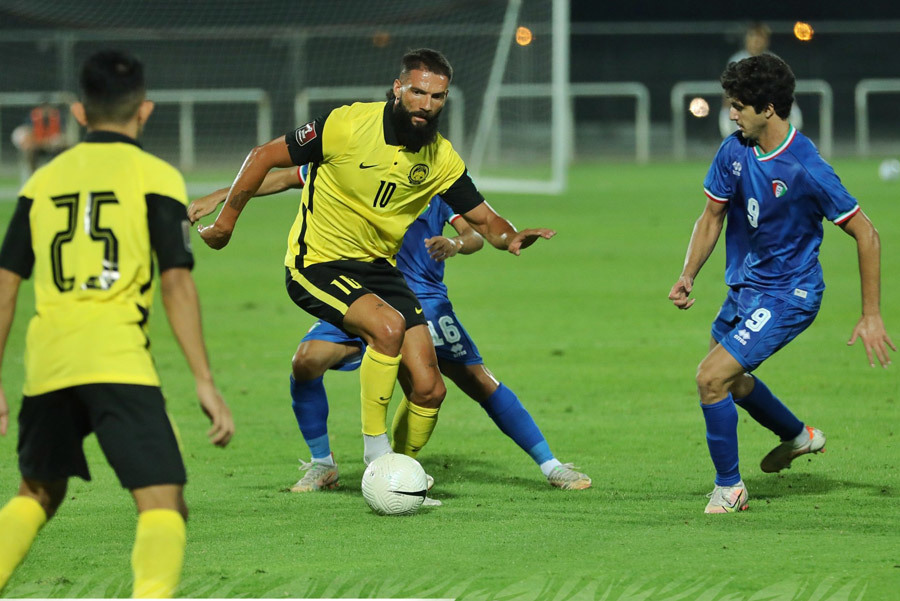 HLV Tan Cheng Hoe nổi giận khi Malaysia thua đậm Kuwait