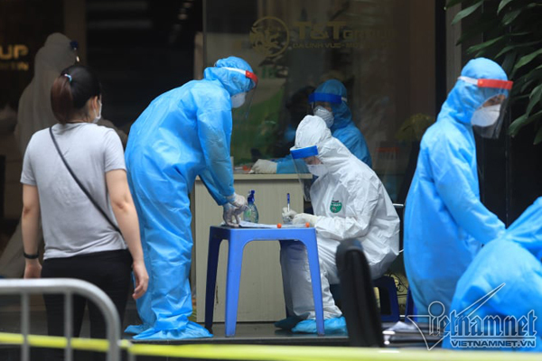 Hà Nội thêm 24 ca Covid-19, có một người là nhân viên giao hàng