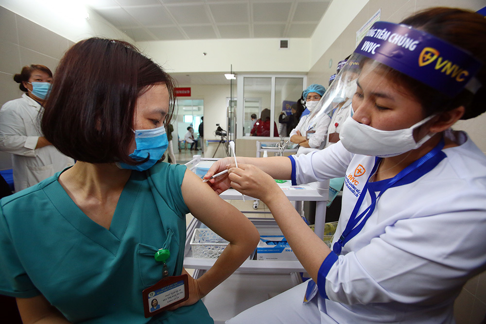 Thần tốc, đẩy mạnh chiến lược vắc xin phòng, chống dịch Covid-19