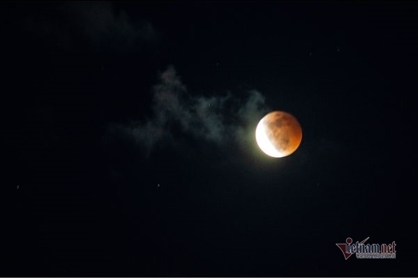 Ngắm hình ảnh 'siêu trăng máu' hiếm gặp