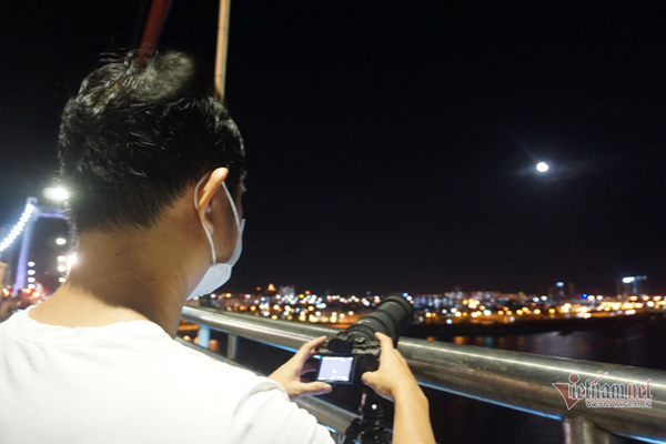 Photos of super blood moon eclipse in Vietnam