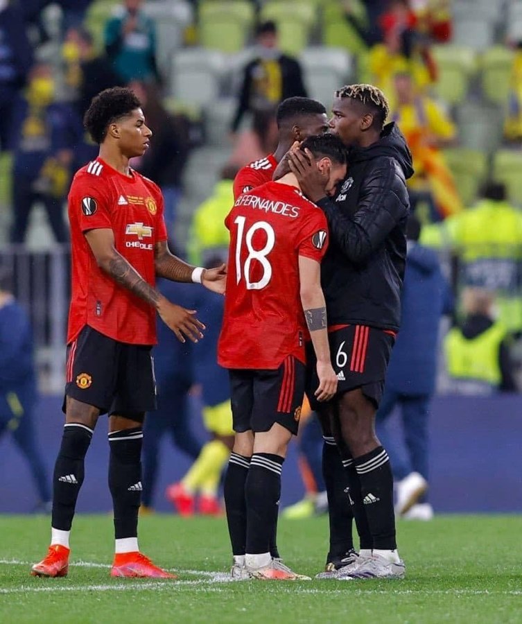 Dàn sao MU buồn tê tái vì thua sau loạt luân lưu dài khó tin