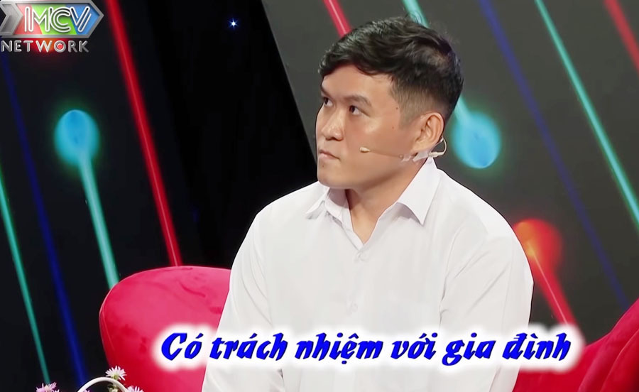 Chàng trai mê may vá, thêu thùa tán đổ cô gái xinh