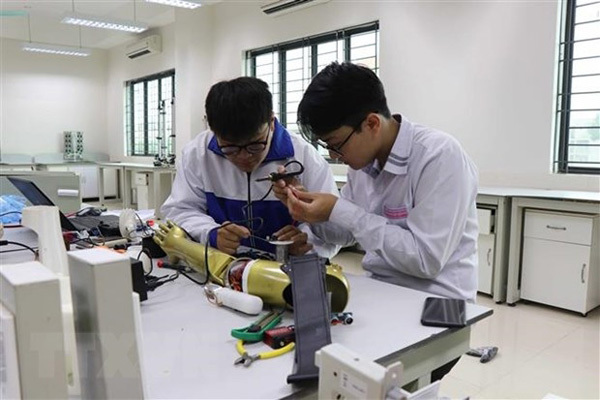 Bac Ninh students’ robot arm wins international award