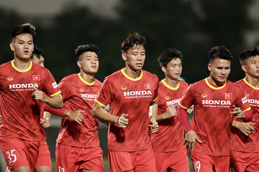 Vietnamese football players prepare  for World Cup qualifier