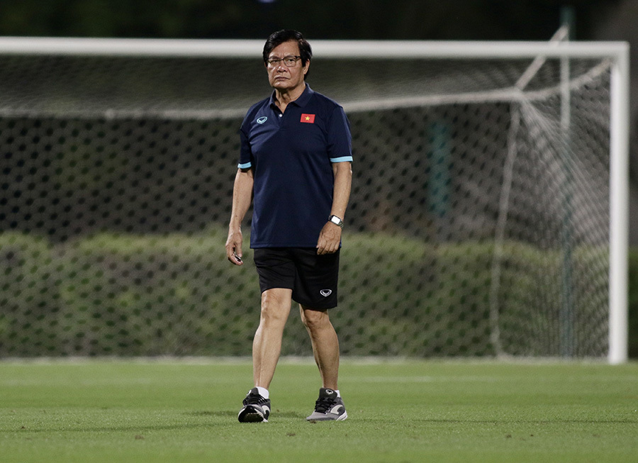 Tuyển Việt Nam rèn thể lực, Văn Hậu đủ sức đá ở UAE