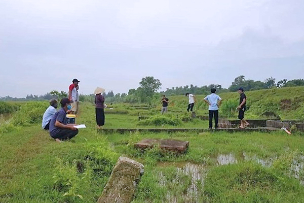 Hàng trăm ngôi mộ ở Thái Bình bị kẻ xấu khoan lỗ