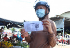 Residents of Da Nang begin using coupons with QR codes for shopping