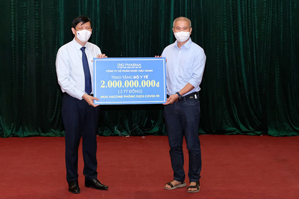 Dược Hậu Giang ủng hộ 2 tỷ đồng mua vắc-xin ngừa Covid-19