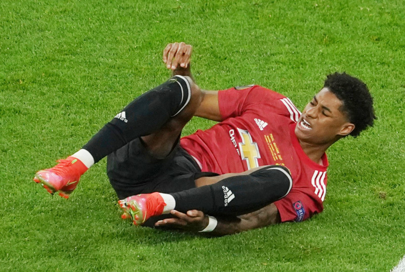 Rashford nén đau thi đấu vẫn bị fan MU 'tổng xỉ vả'