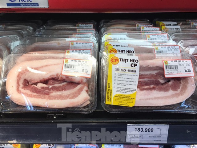 Giá lợn hơi giảm kỷ lục, vì sao người dân vẫn mua đắt?
