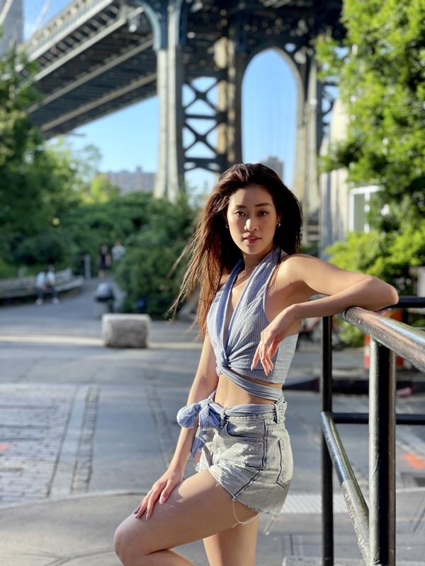 Khánh Vân sụt 6 kg, mắc kẹt tại Mỹ sau cuộc thi Miss Universe