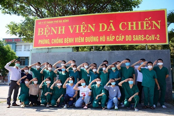 Đà Nẵng đưa đoàn y bác sĩ tinh nhuệ ra Bắc Giang chống dịch