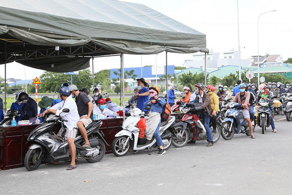 Cần Thơ tạm dừng hoạt động tôn giáo, Bạc Liêu khuyến cáo người dân hạn chế về