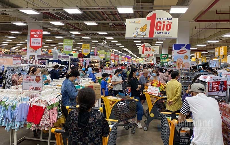 Phong toả Gò Vấp tâm dịch Sài Gòn: Dân đổ vào siêu thị vét hàng