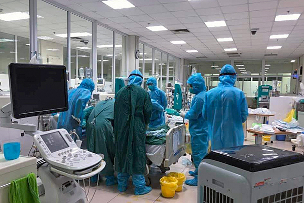 28 bệnh nhân Covid-19 nguy kịch, có 5 ca đang thở ECMO